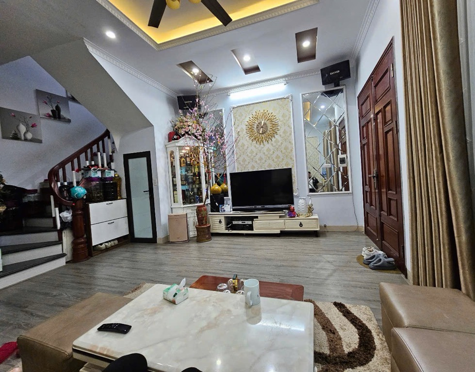 Phạm Văn Đồng -Cổ Nhuế - Nhà lô góc-  Nội thất Châu Âu